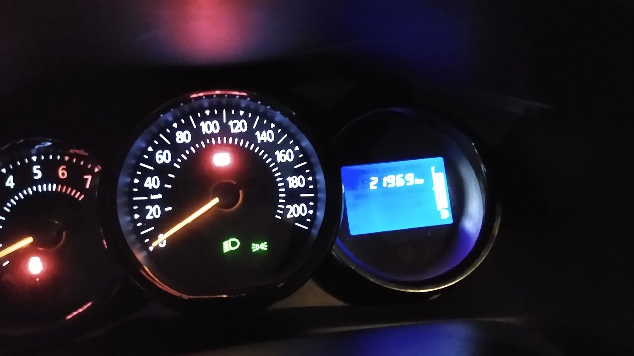 Farol baixo do sandero não acende. Resolvido!