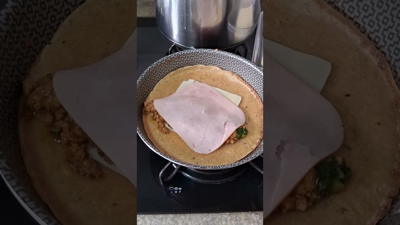 panqueca de queijo 🧀 🧀 🧀 🧀 e presunto  de integral.