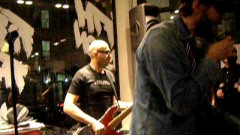Jovanotti DJ set show case@55DSL store in NYC con Saturnino e R. Onori 17.02.2009 5 JB/Fallagirare