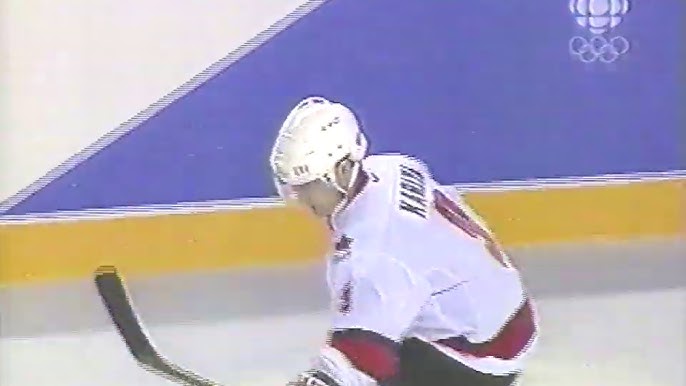 TSN Archives: Joe Sakic is sneaky good (Jan. 14, 2002)