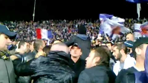 Come si dice un gruppo di tifosi?