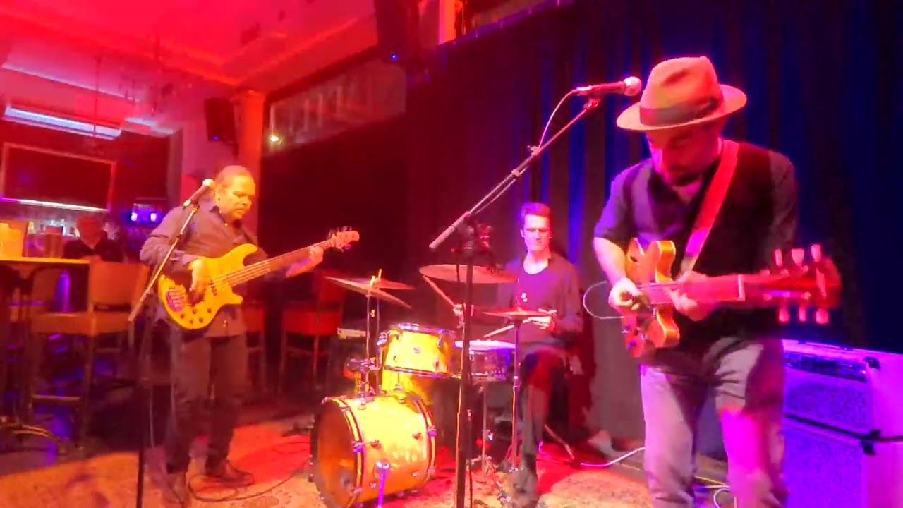 Something like Olivia (John Mayer) Darko Ignjatovic trio