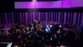 Dave Swift on Double Bass with Jools Holland backing Eartha Kitt  &quot;Ain&#39;t Misbehavin&quot;