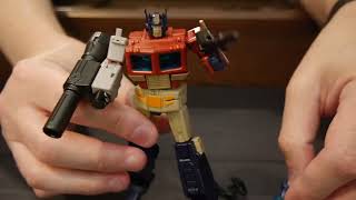 Newage's H27U Commander David is for the hardcore Skybound Transformers Energon Universe fans