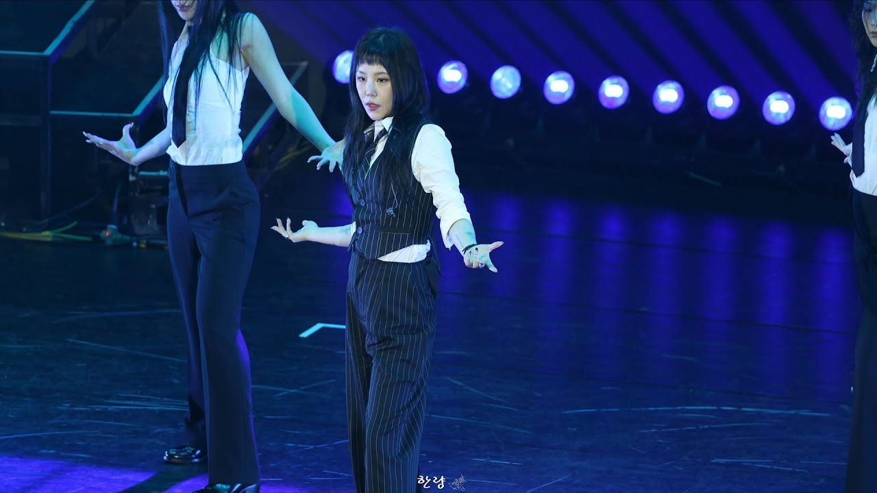 [4K] 251025 휘인 타이페이 팬콘서트 Dance Medley(Hard, Work, Boss, Follow, Untie, Wannabe) 직캠 (WheeIn Fancam)