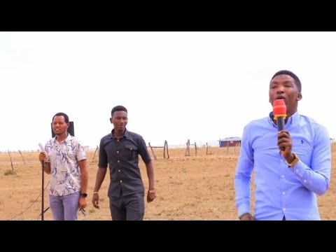 ENCHOLIEK SIDAI BY FRANK KAMOYE FT ALEX MUSANGA PERFORMING 
