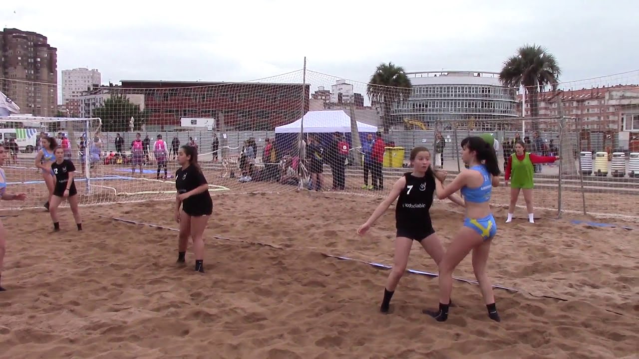 semiFinal Infantil femenino balonmano playa Puerta Esmeralda
