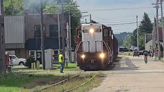 Download Lagu 2 Trains On The Same Day With ELS 1221 SD9 Leading Both Times!! #trains #trainhorn #trainvideo MP3 Download Lagu 2 Trains On The Same Day With ELS 1221 SD9 Leading Both Times!! #trains #trainhorn #trainvideo MP3