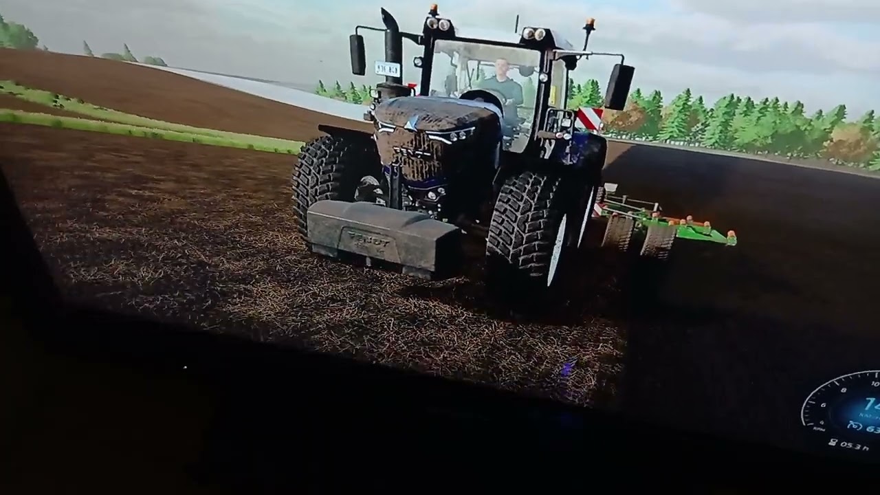 Gérard  fendt 1038 vario  canadien cultiver rouleau 