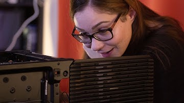 Building in the Phantek Evolv Shift | PC Build #1