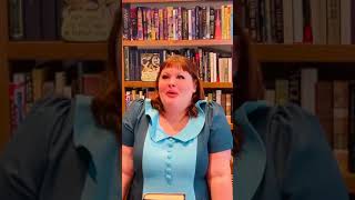 Cassandra Clare Talks About Her New Book - The Last Hours: Chain Of Iron
Have you heard about the ever so exciting trilogy The Last Hours by Cassandra Clare? Were you already counting down the days when you finished Chain of Gold? Well, now that Chain of Iron is out, who best would be to talk about the second book of The Last Hours trilogy than Cassandra Clare herself. Watch what she has to say about Chain of Iron in our video and let us know what you think below! Cassandra Clare Talks About Her New Book - The Last Hours: Chain Of Iron