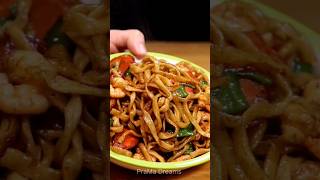 Frances Noodles με κέικ σοκολάτας