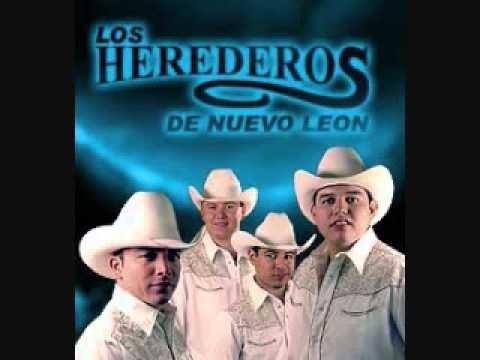 在 YouTube 上观看 los herederos de nuevo leon morena morenita