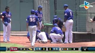 20140823 爆米花季後賽 台電vs崇越 1上 余浩庭奮力追球 但在接到球後不慎撞上圍牆