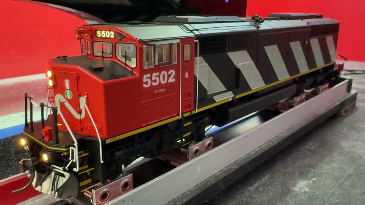 Aurora Miniatures SD50AF/SD50F with Motown Models 14x25 Speaker Upgrade on Stock Loksound 5 Install