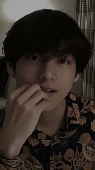 taehyung kalo pake baju batik kaya gitu, kek semakin bisa digapainya🛐🥲🤌🏻 #taehyung #V #bts #shorts