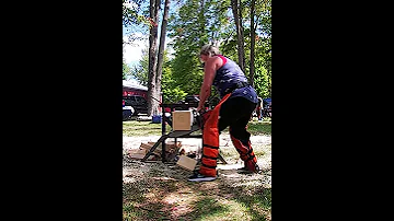 Lady operating best commercial chainsaw 2024 #lumberjack #lumberjacks #viralvideos