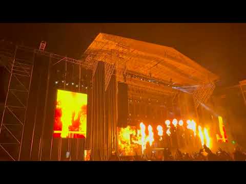 Martin Garrix & U2 - Fireflies Live From Valencia