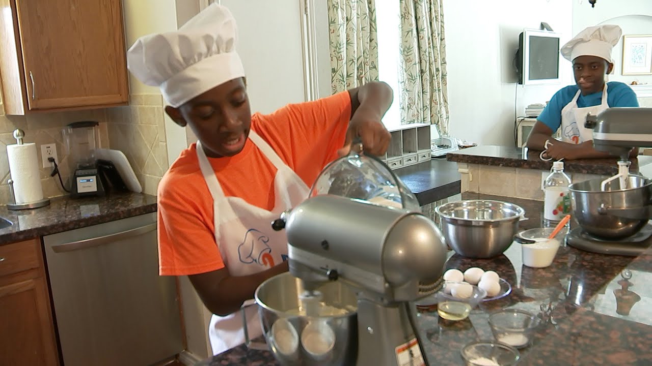 Two Genius Brothers Bake Cakes and Raise Money for Charity | Secretly Awesome Two Genius Brothers Bake Cakes and Raise Money for Charity | Secretly Awesome