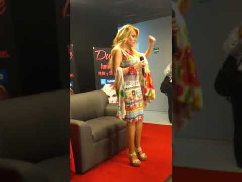 #Dulce canta a