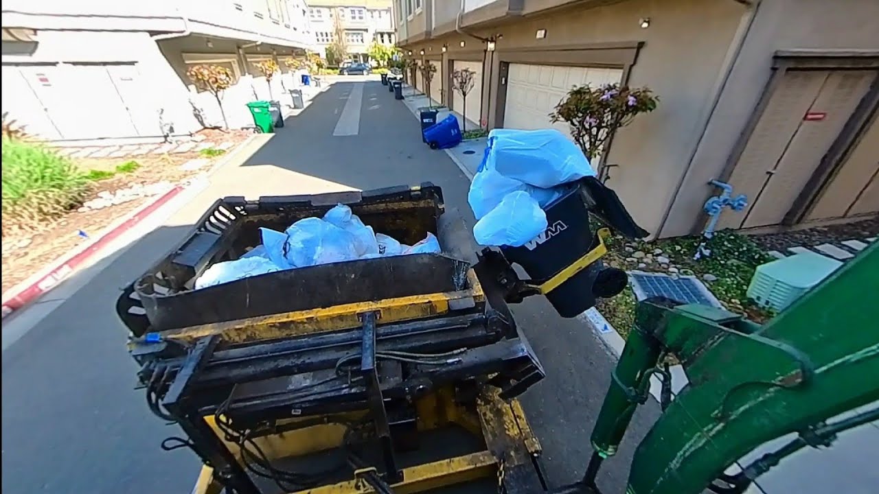 Waste Management Autocar/Heil Slamming Eagle Curotto-Can garbage truck 008