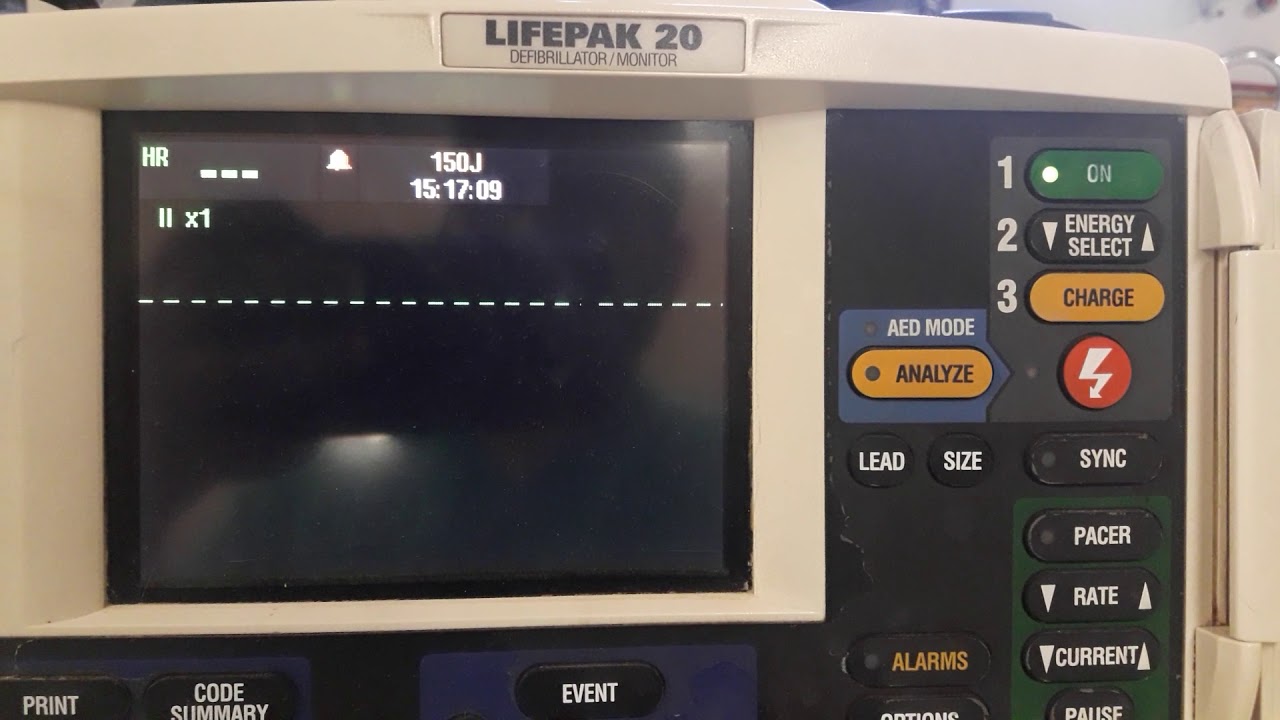 Defibrillator pad lead selection for rhythm urdu