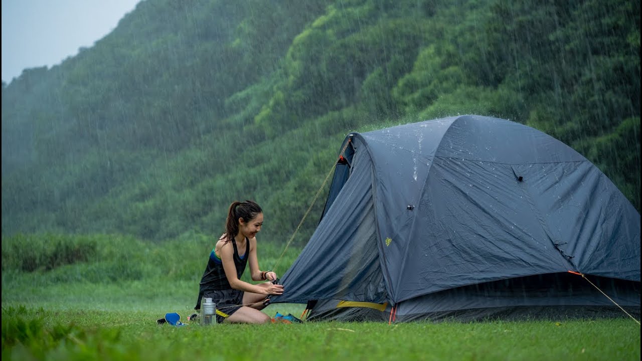 CAMPING IN THE EYE OF THE STORM! HEAVY RAIN & FIERCE WIND TEAR THROUGH THE FOREST!