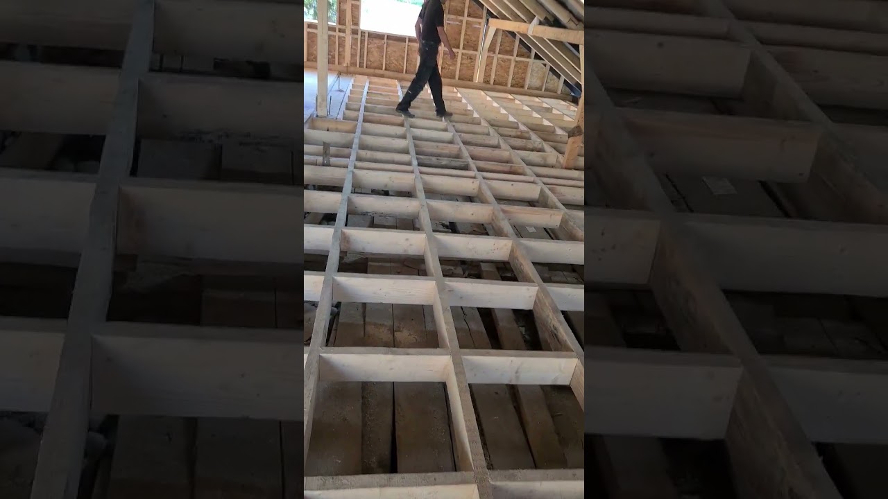 podea casetată pentru mansardă