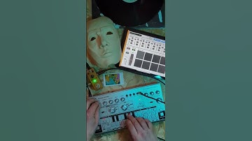 iPad Vatanator and TD3 Jam!! #techno #technoartist #vatanator #ipadmusic #td3 #behringer #jygogatron