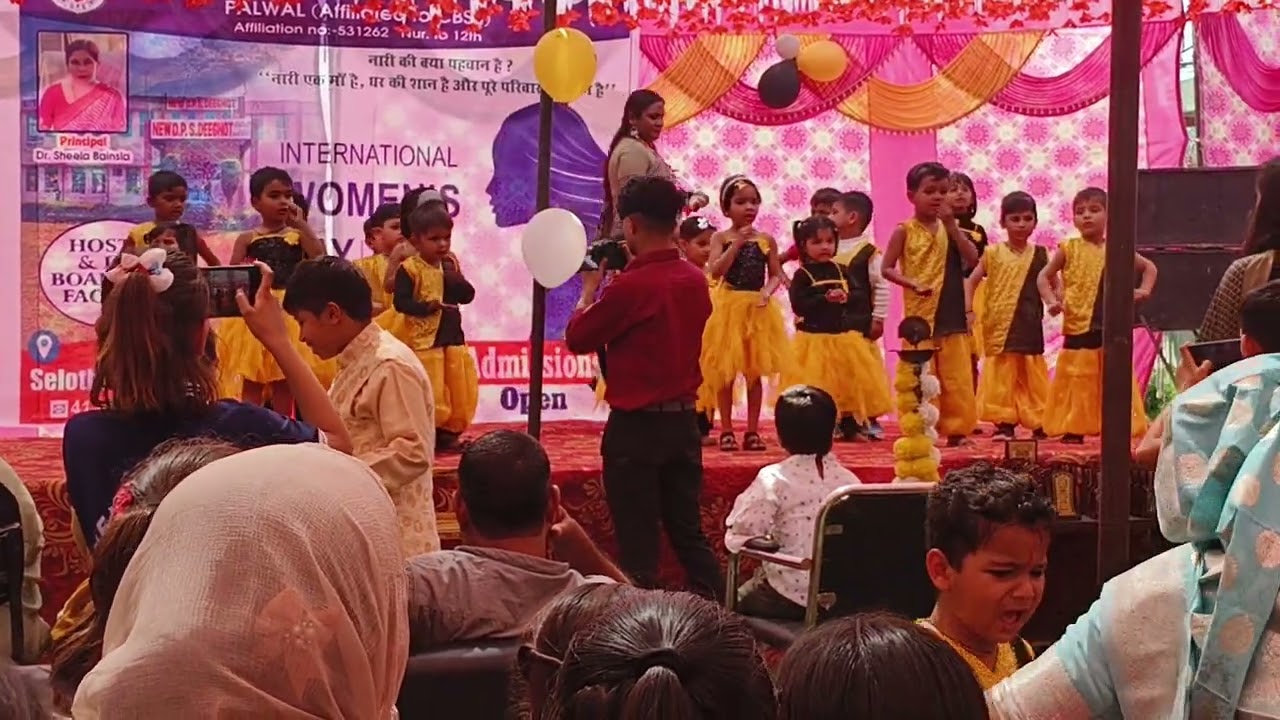 Prehul ka dance in nursery class 