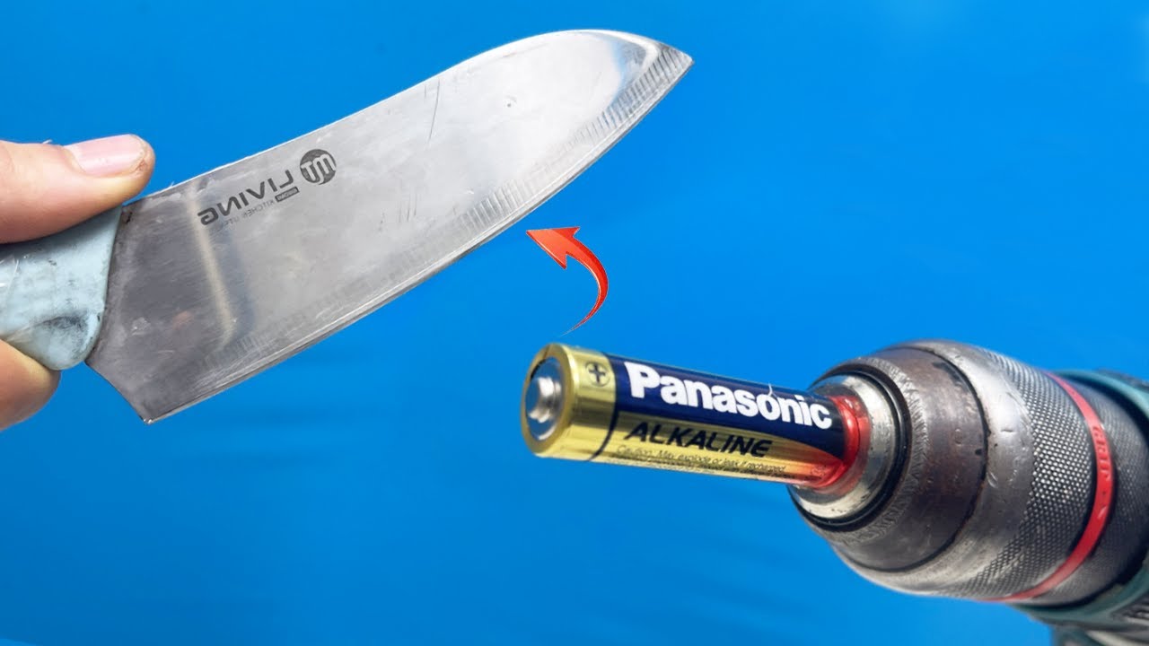 KNIFE Like Razor Sharp! With Just An Old Battery I Can Sharpen All The ...