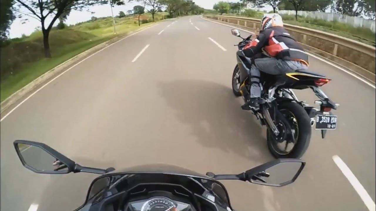 FIRST Drag Test 2016 Honda CBR250RR Vs Ninja 150 R 2 Stroke