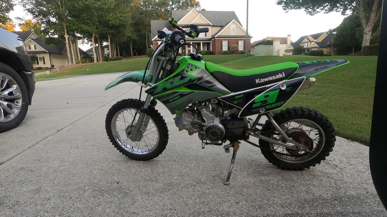 How to change the oil on your KLX 110 - YouTube