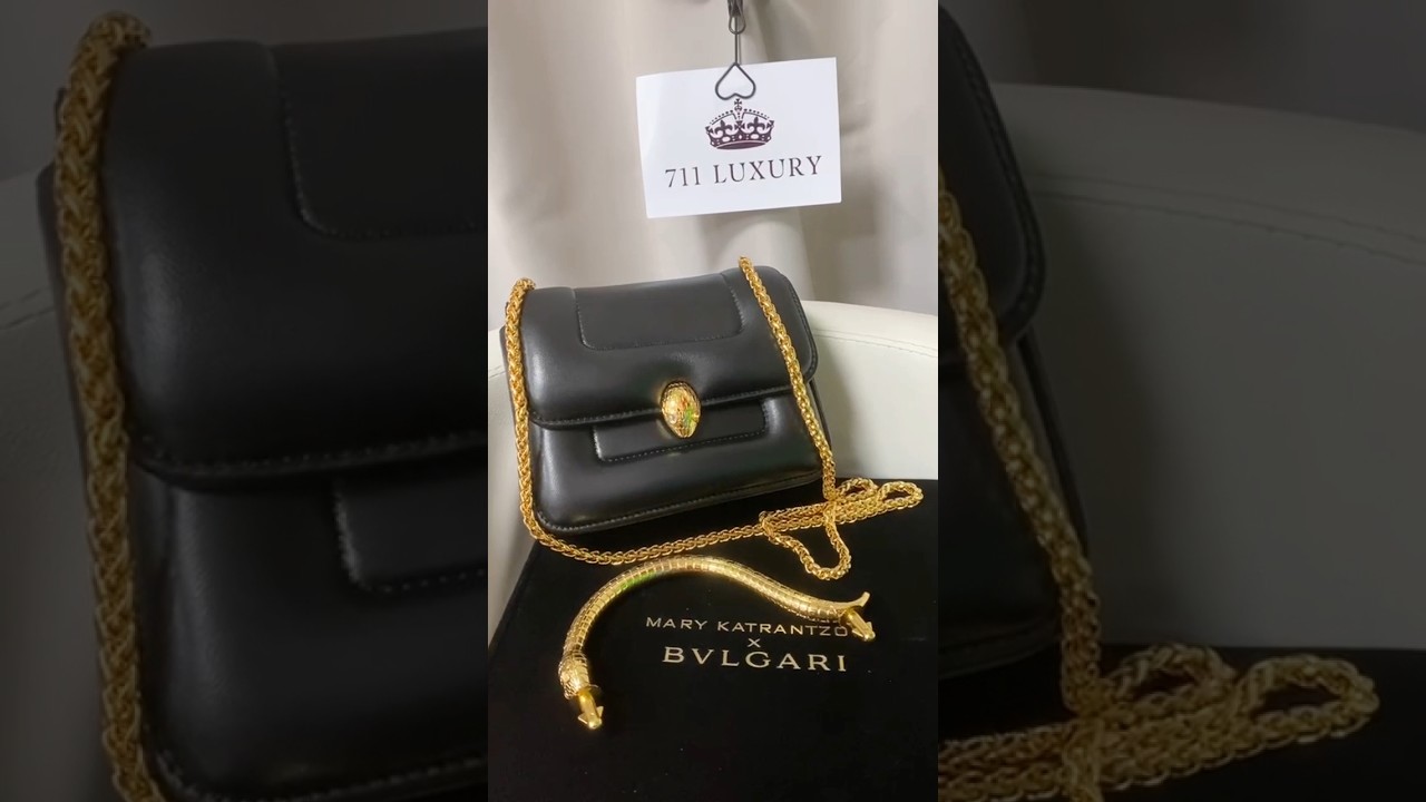 Bvlgari Serpenti leather handbag It is so pretty. 