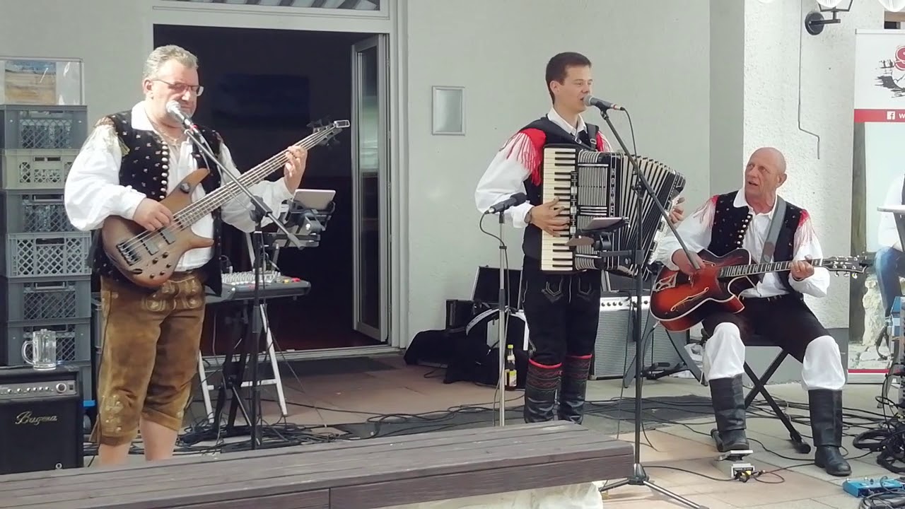 Alexander Weisbecker mit seinem Licher Krainer Trio - Noch einmal erklingt der Walzer