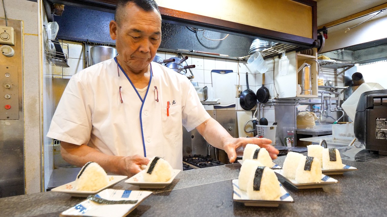 信じられない超絶カレーうどんラッシュ！1日400人が殺到する香川最強深夜の怪物うどん屋丨Incredible curry udon