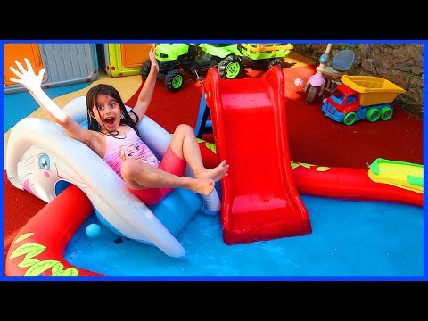 Havuzumuz İçin Şişme Kaydırak Şişirdik ve Havuza Daldık l Eğlenceli Çocuk Videosu