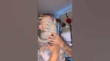 Perfectly fitting #3dprinted #facehugger #alien #alienromulus #fanart #cosplay #3dprinting #movie