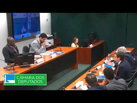 CENTRO DE ESTUDOS E DEBATES ESTRATÉGICOS
