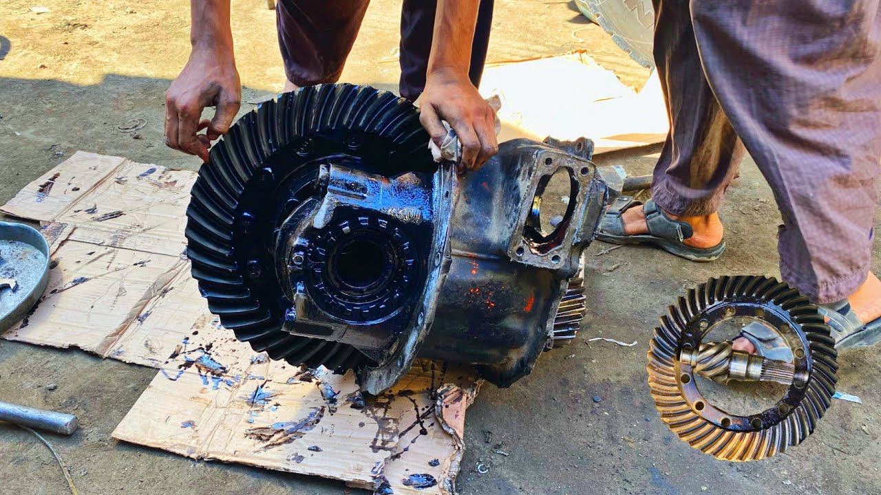 The differential Gear of the Truck was Damaged, so it was replaced ...