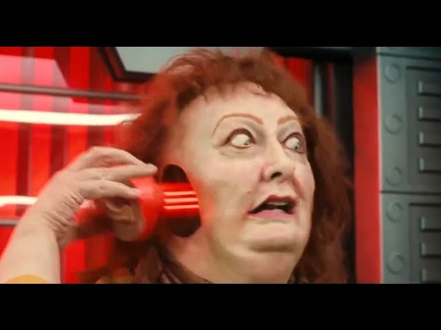 Arnold Schwarzenegger's Elaborate Digital Spy Disguise Goes Massively Haywire | Total Recall (1990)
