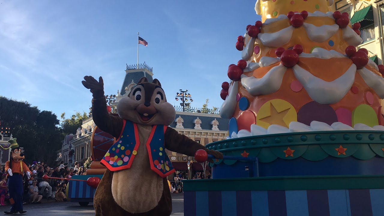 SOUNDSATIONAL Parade is back! // Disneyland