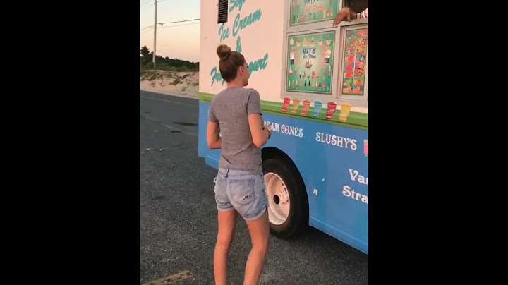 Camion de crème glacée Ozy (crème glacée molle et yaourt glacé) à Long Island, NY