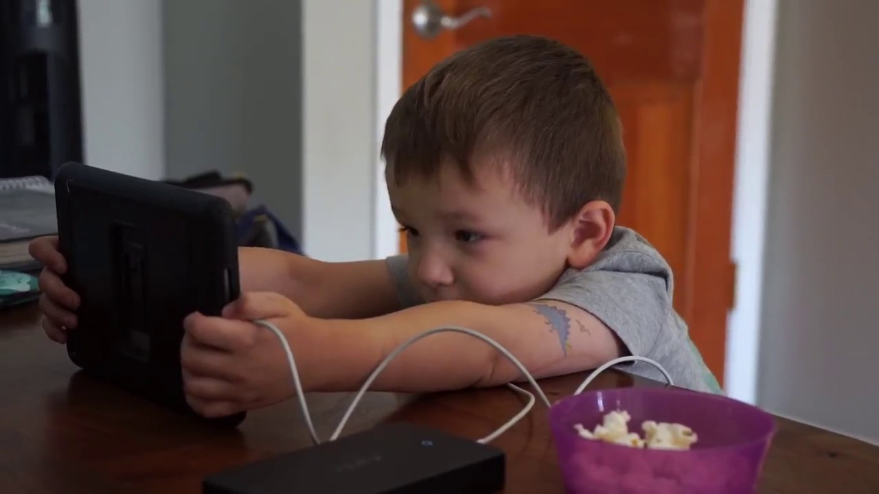 Kids & Screen Time: Tips for managing tablets and tv time for children