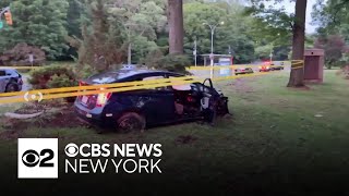 2 hospitalized after crash in Queens, NYPD says