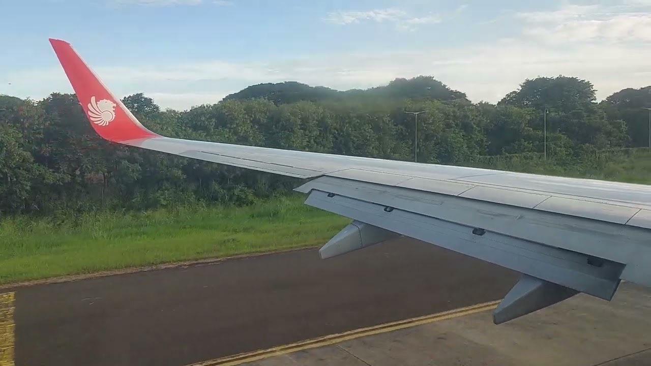 Lion Air - Take Off in Soekarno Hatta Int'l Airport Tangerang Runway 25L