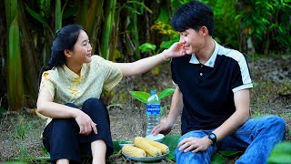 Hely was stunned for a few seconds - realizing Ngoc was getting more and more handsome.