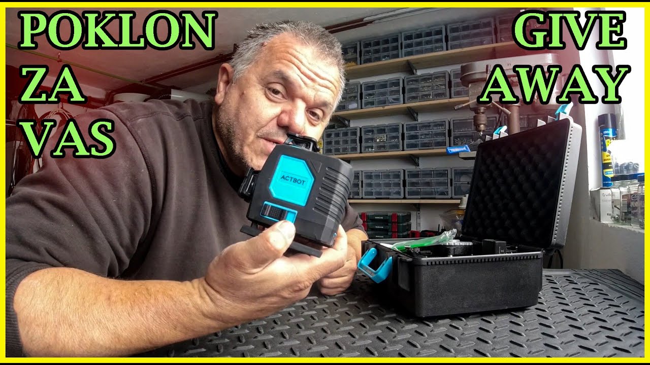 Resio sam da poklonim nesto iz moje garaze.