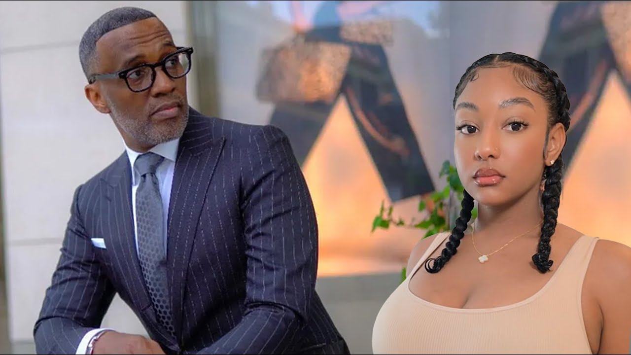 Ей 33 года, она только что разорвала отношения с «ХОРОШИМ ЧЕЛОВЕКОМ» Кевином Сэмюэлсом. ШКОЛЫ Ее