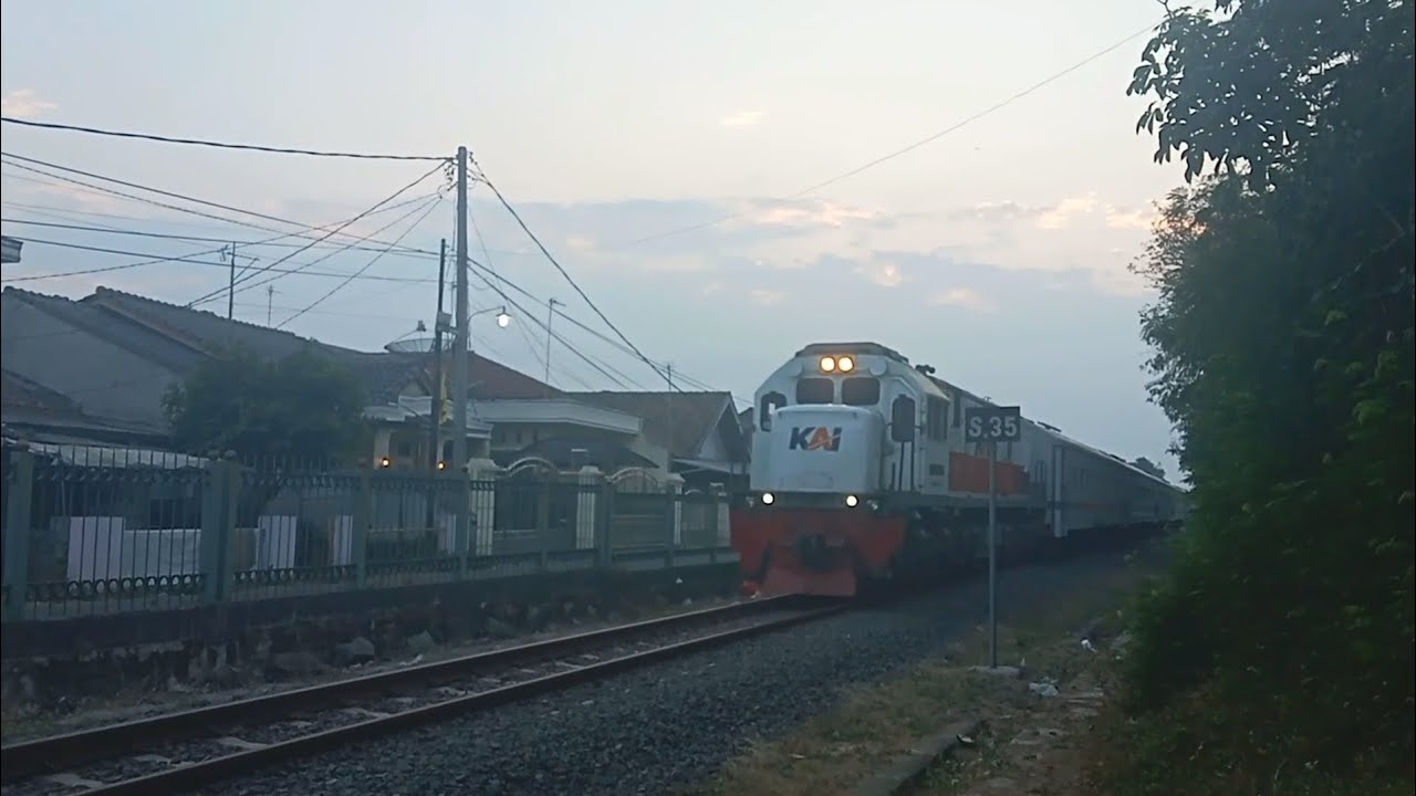 HUNTING KA CL DAN KA 2656 BATU BARA DI PAGI HARI YouTube hunting-ka-cl-dan-ka-2656-batu-bara-di-pagi-hari-youtube